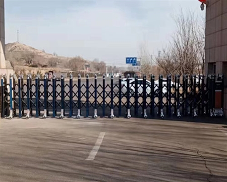 龍泉能源電動(dòng)伸縮門